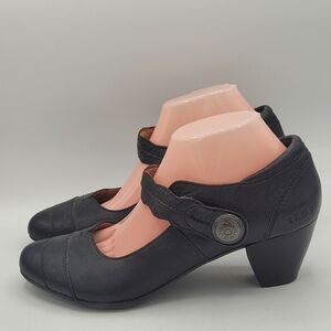 Taos Black leather mary jane with a 2.25" inch heel size 10
